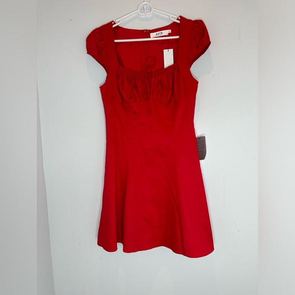 Vibrant Scarlet ASTR Dress - Picture 1 of 8